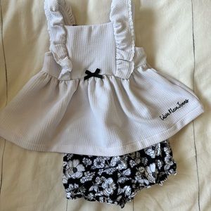 Super cute for Spring! Calvin Klein black & white set - size 18M
